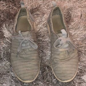 Gray Tom’s Sneakers